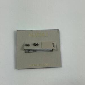 NWT Nadri stud earrings